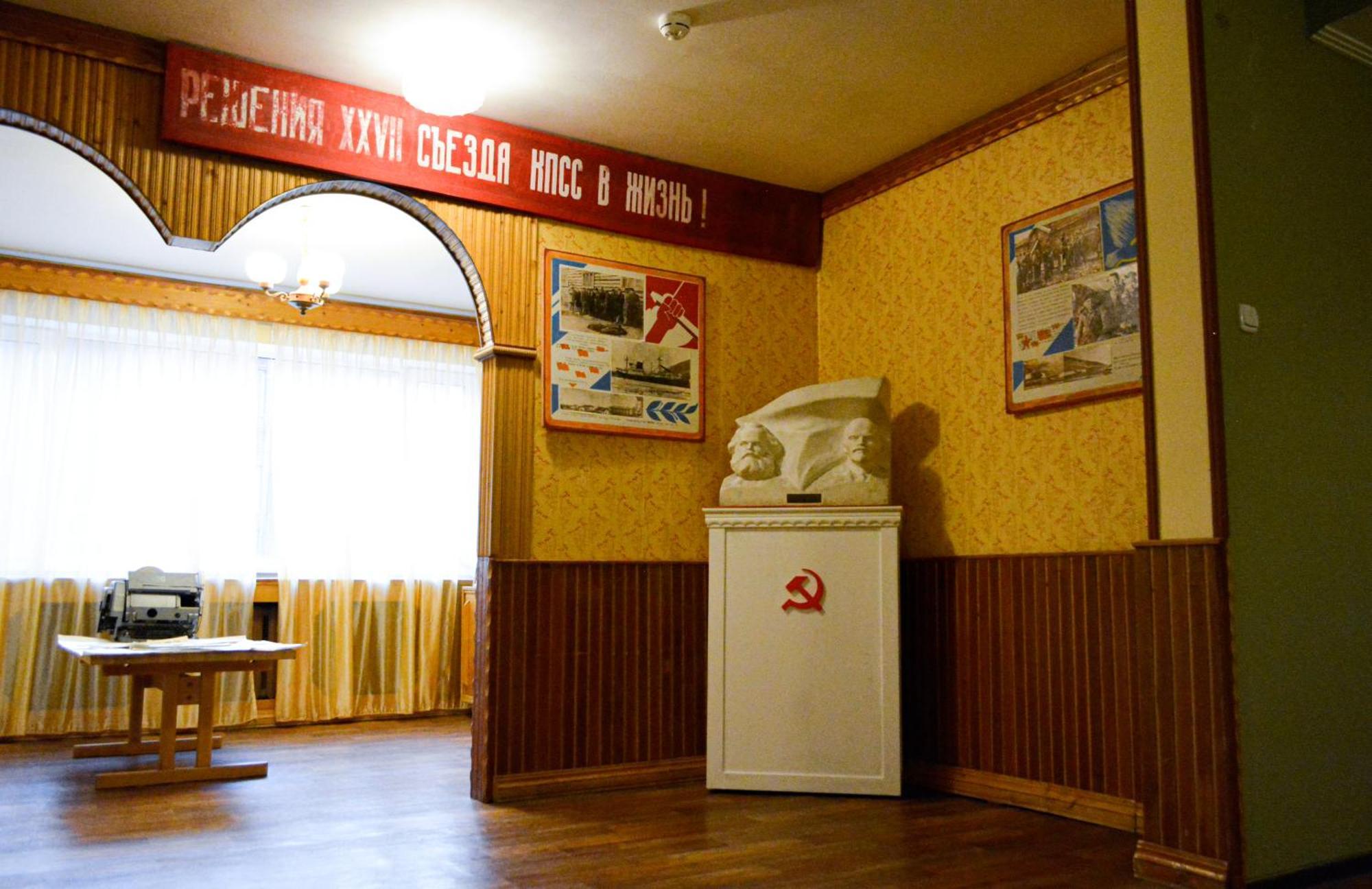 Hotel Pyramiden Bagian luar foto