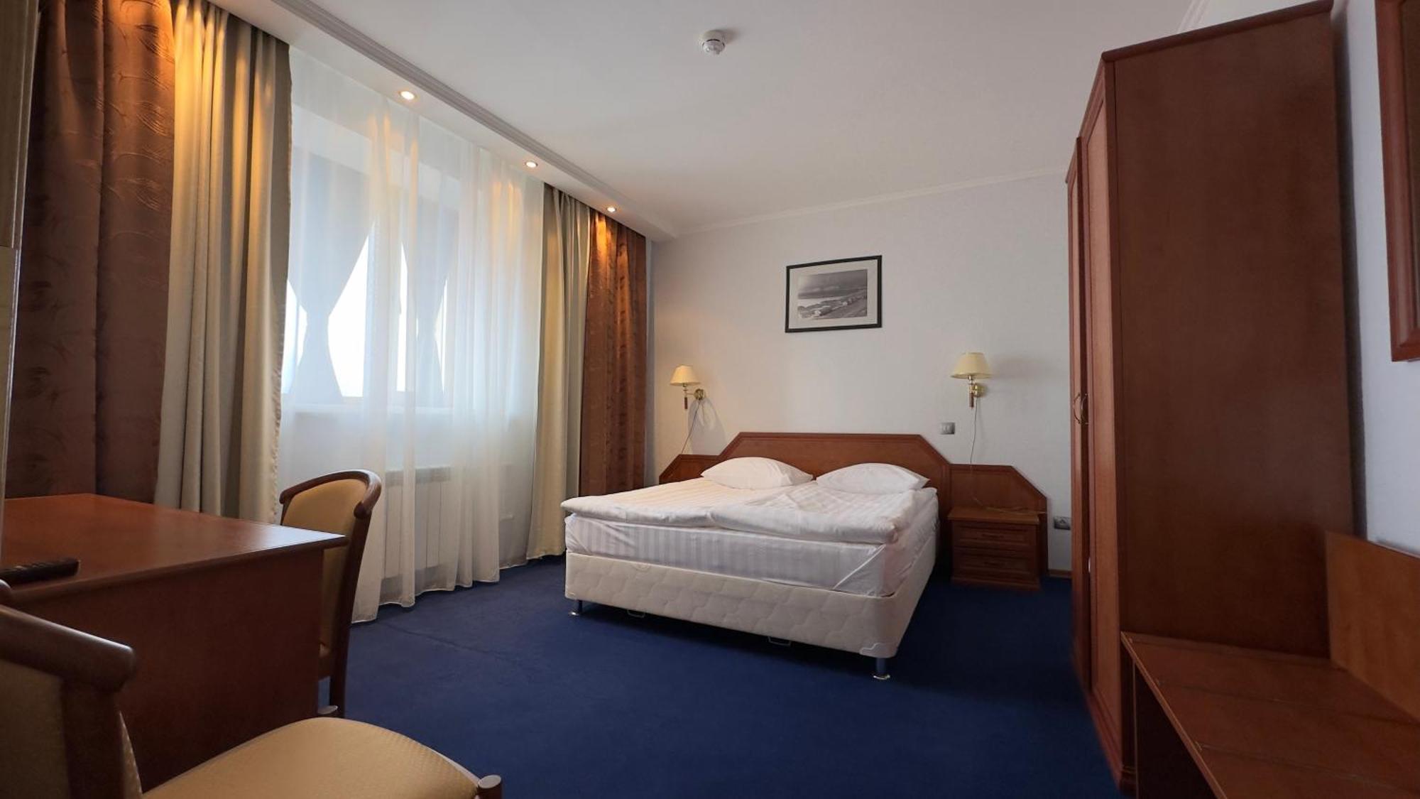 Hotel Pyramiden Bagian luar foto